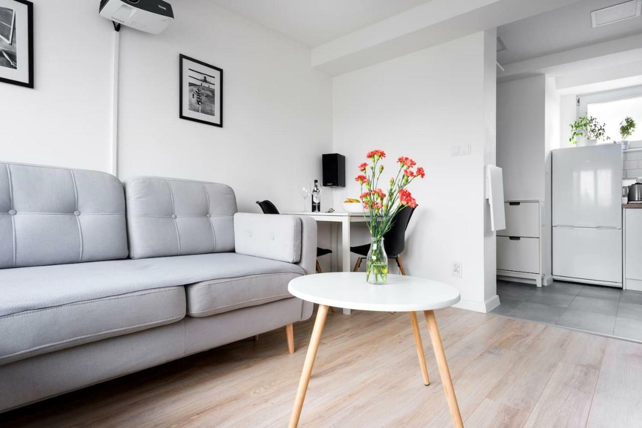 Apartment Cosy Yellow Pillow Krakau